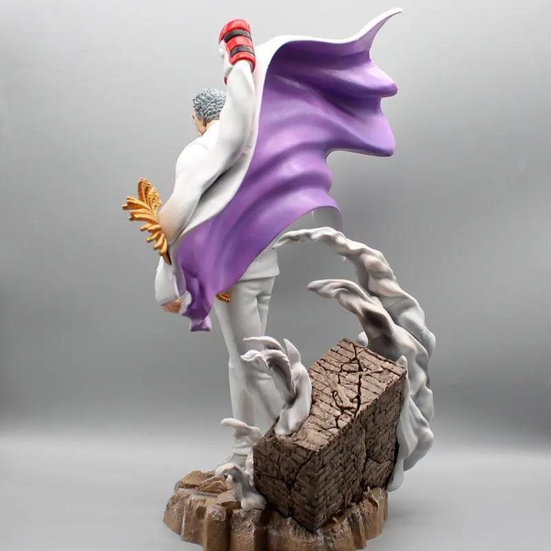 Figurine One Piece Monkey D. Garp Le Héro de la Marine - Magasin Manga