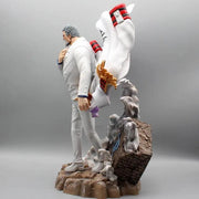 Figurine One Piece Monkey D. Garp Le Héro de la Marine - Magasin Manga