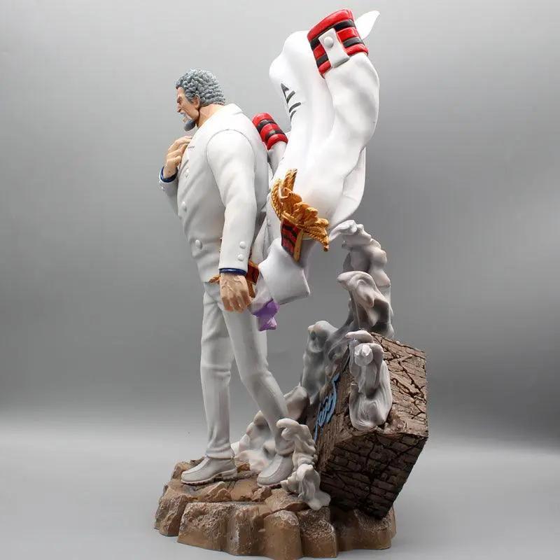 Figurine One Piece Monkey D. Garp Le Héro de la Marine - Magasin Manga